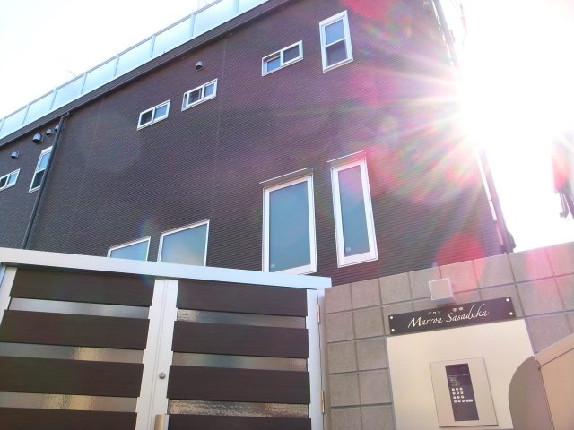 笹塚駅徒歩１２分！シックな外観のオトナデザイナーズ