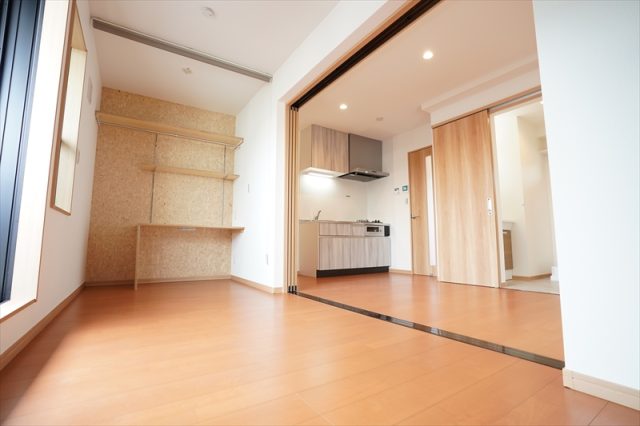 矢部駅徒歩９分！リモートデスク完備の住居！