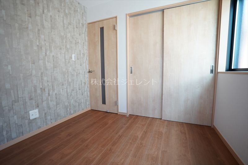Mine All Mine（マインオールマイン） 2つのお部屋は引き戸でアクセスも可能！